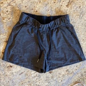 Lululemon On The Fly 2.5” Shorts
